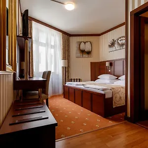 Alfred Hotell